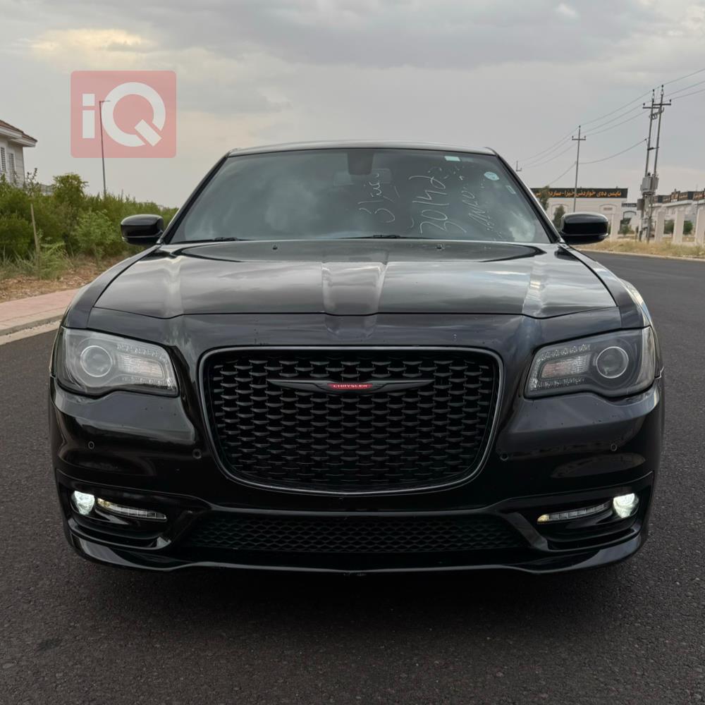 کرایسلەر 300